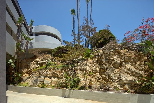 2525 Ocean Boulevard 6B & 6C, Corona Del Mar, CA 92625
