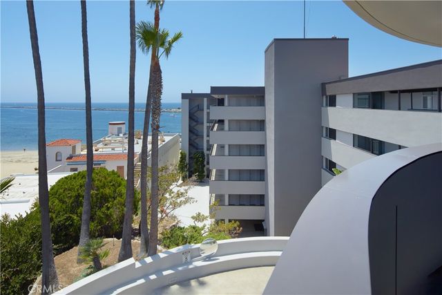 2525 Ocean Boulevard 6B & 6C, Corona Del Mar, CA 92625