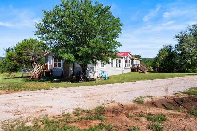 98 Shady Oaks Court, Mineral Wells, TX 76067