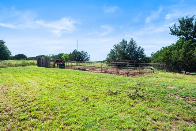 98 Shady Oaks Court, Mineral Wells, TX 76067