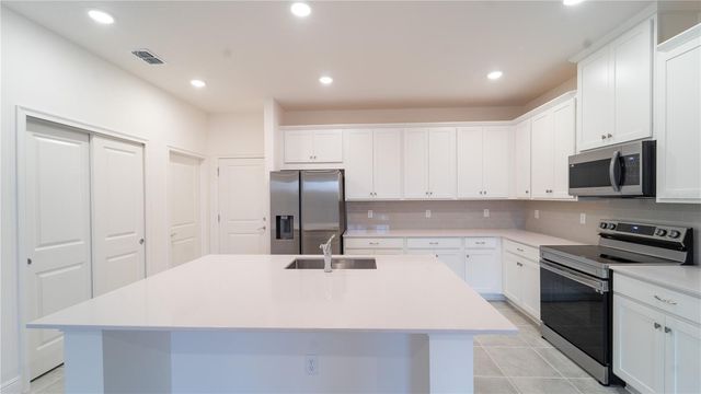 4887 CROSS PRAIRIE PARKWAY, St Cloud, FL 34772