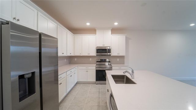 4887 CROSS PRAIRIE PARKWAY, St Cloud, FL 34772