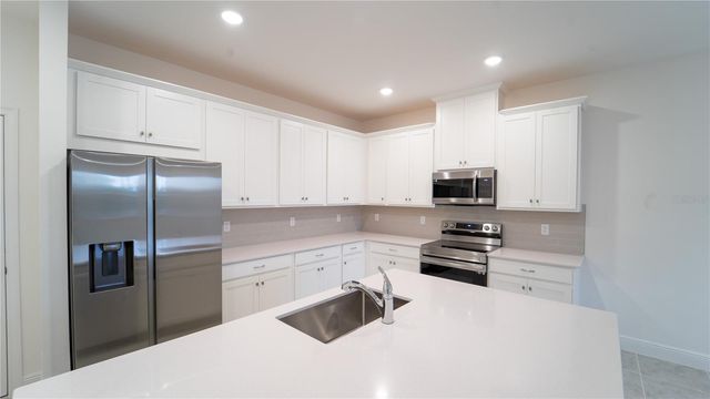 4887 CROSS PRAIRIE PARKWAY, St Cloud, FL 34772