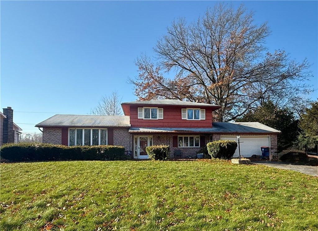 223 Mascot Drive, Greece, NY 14626