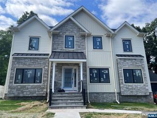 46 Bilton Street, Teaneck, NJ 07666