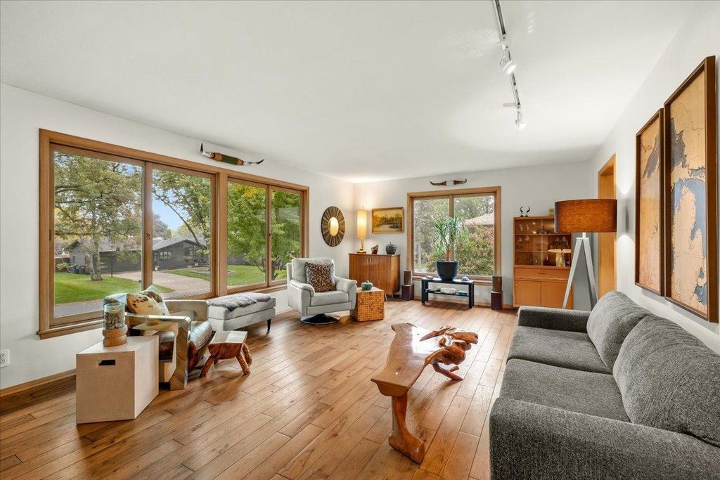 140 Brunswick Avenue S, Golden Valley, MN 55416 — photo 4