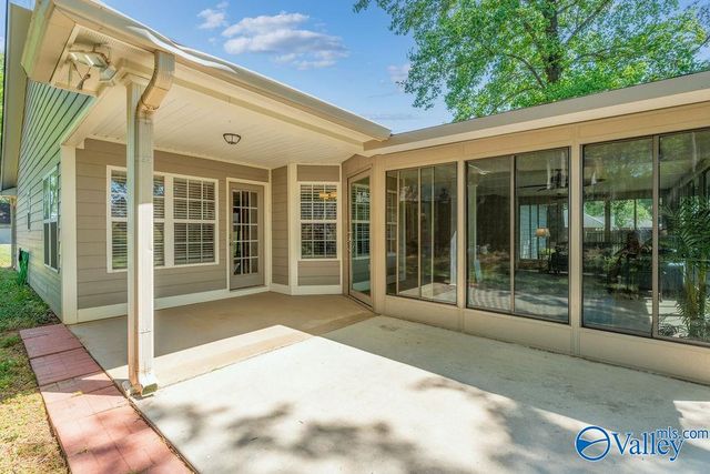 128 Lamirda Court NW, Huntsville, AL 35810