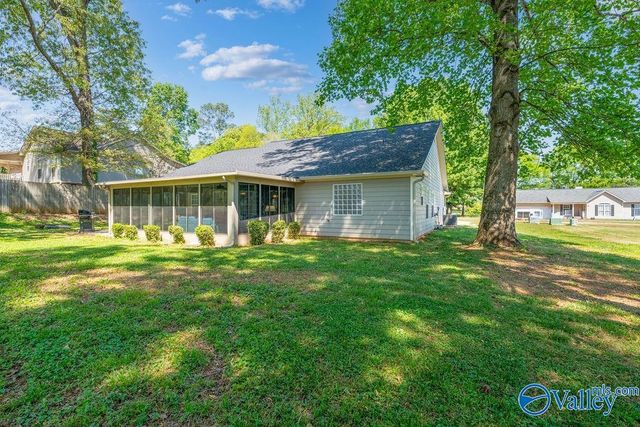 128 Lamirda Court NW, Huntsville, AL 35810