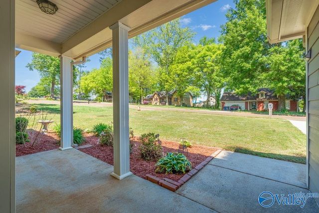 128 Lamirda Court NW, Huntsville, AL 35810