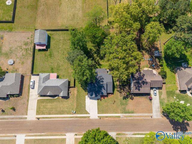 128 Lamirda Court NW, Huntsville, AL 35810