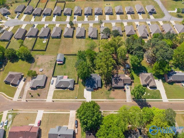 128 Lamirda Court NW, Huntsville, AL 35810