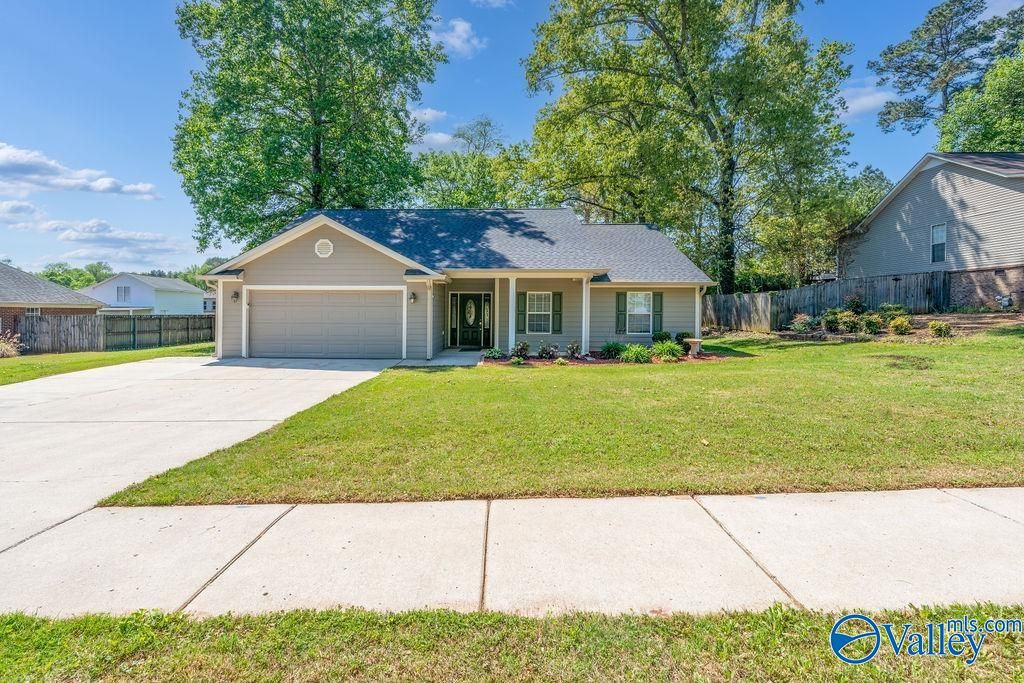 128 Lamirda Court NW, Huntsville, AL 35810