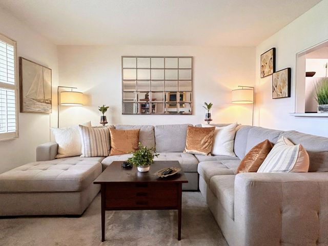 320 Horizons W 103, Boynton Beach, FL 33435