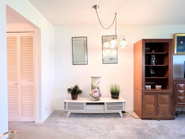 320 Horizons W 103, Boynton Beach, FL 33435