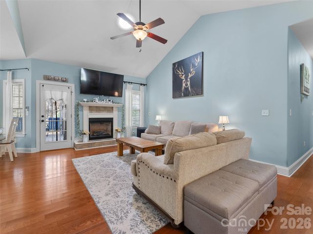163 Oak Apple Lane, Hendersonville, NC 28792