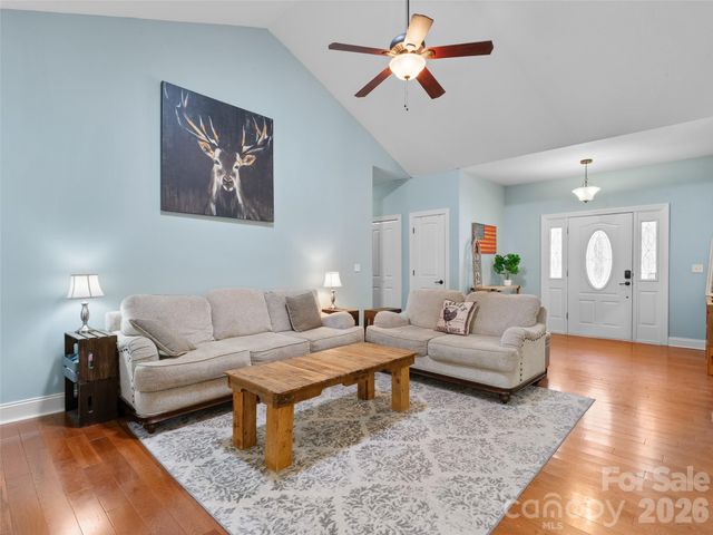163 Oak Apple Lane, Hendersonville, NC 28792
