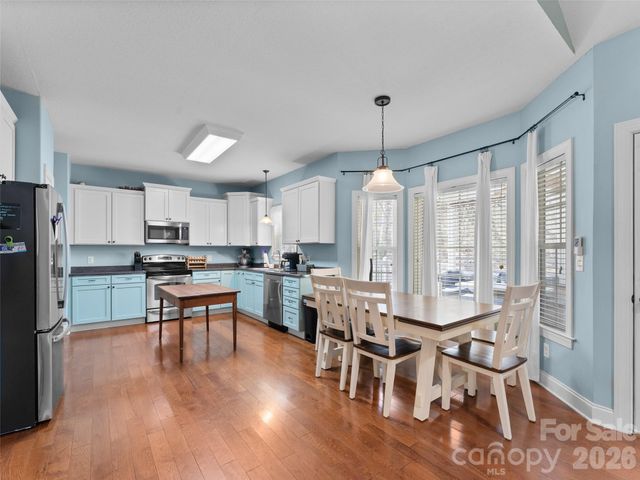 163 Oak Apple Lane, Hendersonville, NC 28792