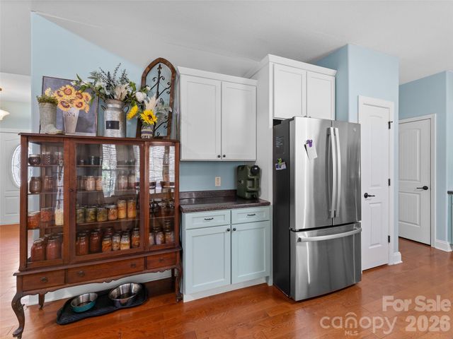 163 Oak Apple Lane, Hendersonville, NC 28792