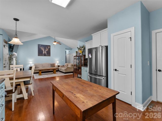 163 Oak Apple Lane, Hendersonville, NC 28792