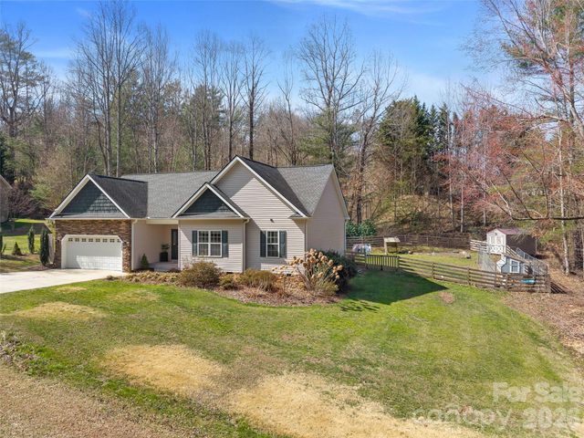 163 Oak Apple Lane, Hendersonville, NC 28792
