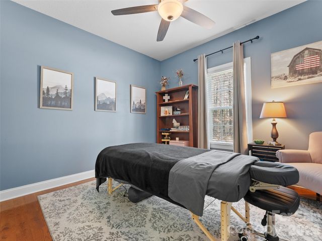 163 Oak Apple Lane, Hendersonville, NC 28792