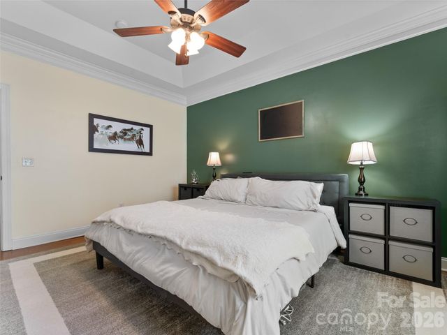 163 Oak Apple Lane, Hendersonville, NC 28792