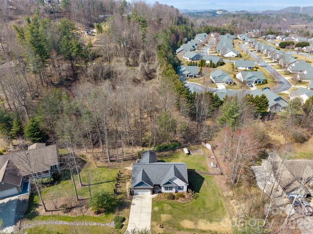 163 Oak Apple Lane, Hendersonville, NC 28792