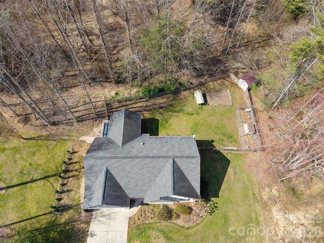 163 Oak Apple Lane, Hendersonville, NC 28792