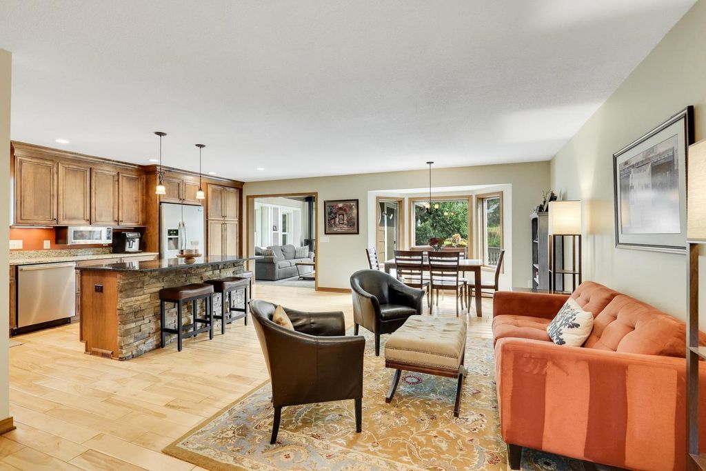 10234 Nottingham Trail, Eden Prairie, MN 55347 — photo 2