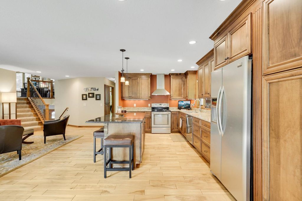 10234 Nottingham Trail, Eden Prairie, MN 55347 — photo 4