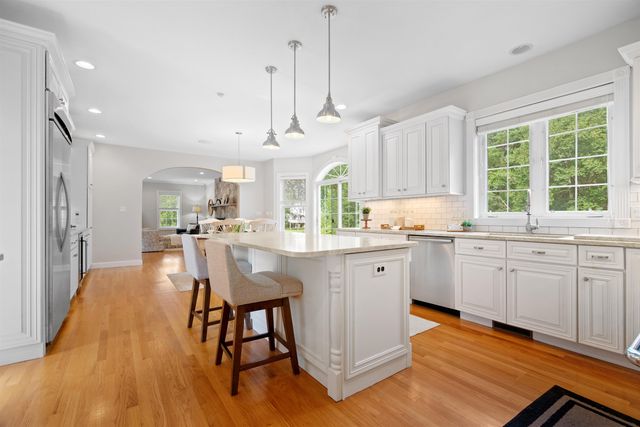 8 Arcadia Lane, Salem, NH 03079