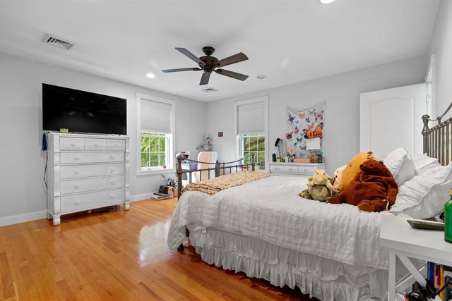 8 Arcadia Lane, Salem, NH 03079