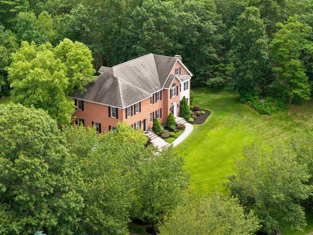 8 Arcadia Lane, Salem, NH 03079
