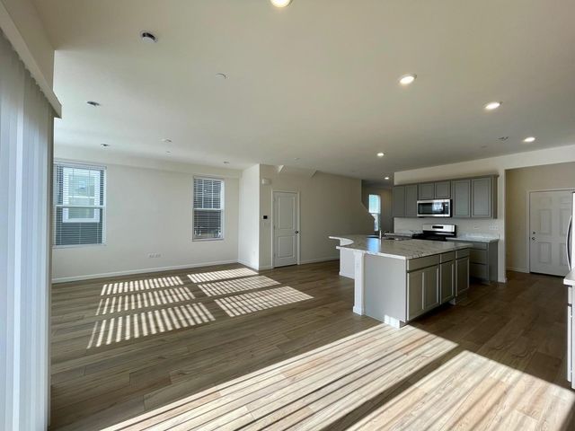 2243 Horseshoe Circle 2243, Naperville, IL 60564