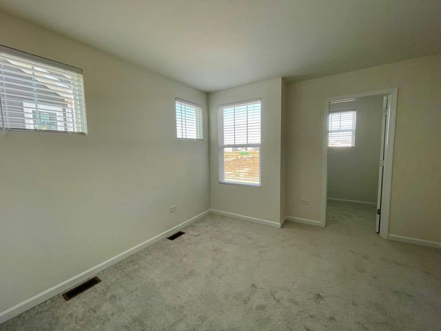 2243 Horseshoe Circle 2243, Naperville, IL 60564