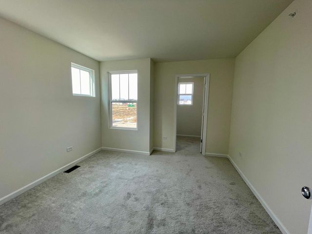 2243 Horseshoe Circle 2243, Naperville, IL 60564