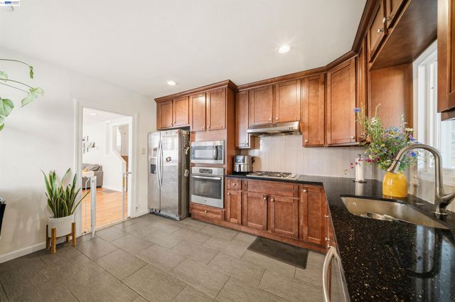 3229 Macarthur Blvd, Oakland, CA 94602