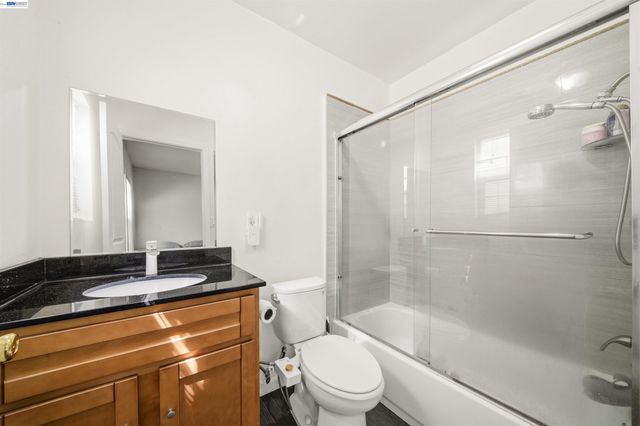 3229 Macarthur Blvd, Oakland, CA 94602