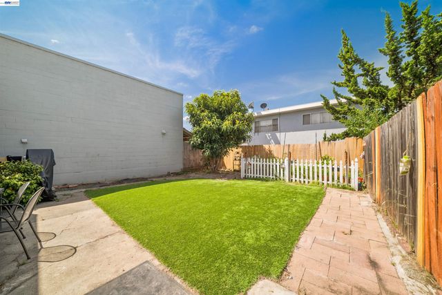 3229 Macarthur Blvd, Oakland, CA 94602