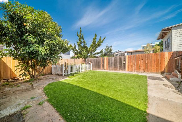 3229 Macarthur Blvd, Oakland, CA 94602
