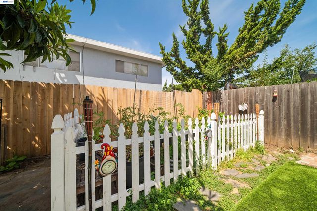 3229 Macarthur Blvd, Oakland, CA 94602