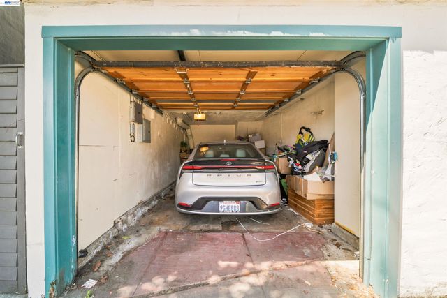 3229 Macarthur Blvd, Oakland, CA 94602