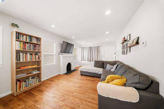 3229 Macarthur Blvd, Oakland, CA 94602