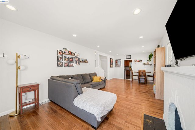 3229 Macarthur Blvd, Oakland, CA 94602