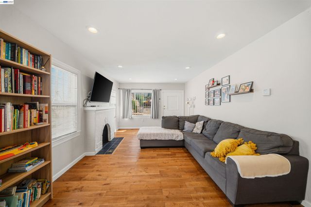 3229 Macarthur Blvd, Oakland, CA 94602
