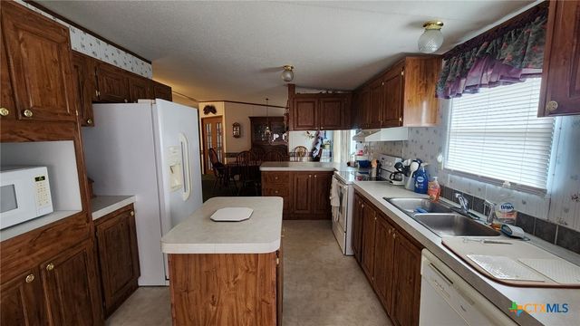 501 County Road 3384, Kempner, TX 76539