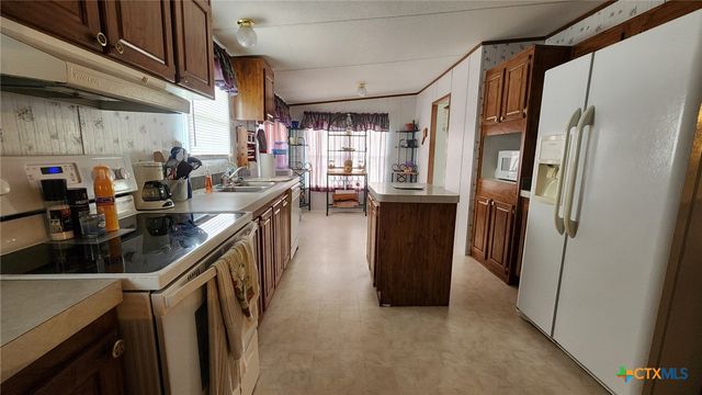 501 County Road 3384, Kempner, TX 76539
