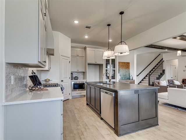 8108 Goldfinch Drive, Guthrie, OK 73044