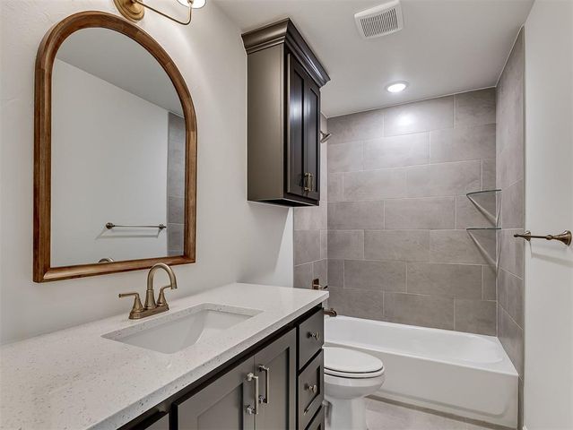 8108 Goldfinch Drive, Guthrie, OK 73044