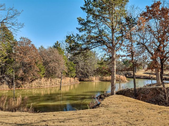 8108 Goldfinch Drive, Guthrie, OK 73044